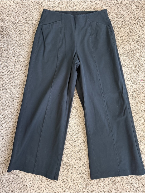 Old Navy Pants - Old Navy wide leg pull on pants in a lighter black color